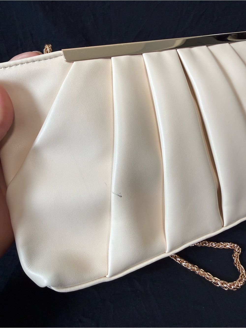 Elegant Cream Faux Leather Pleated Clutch/Shoulder Bag with Chain - Picture 5 of 7